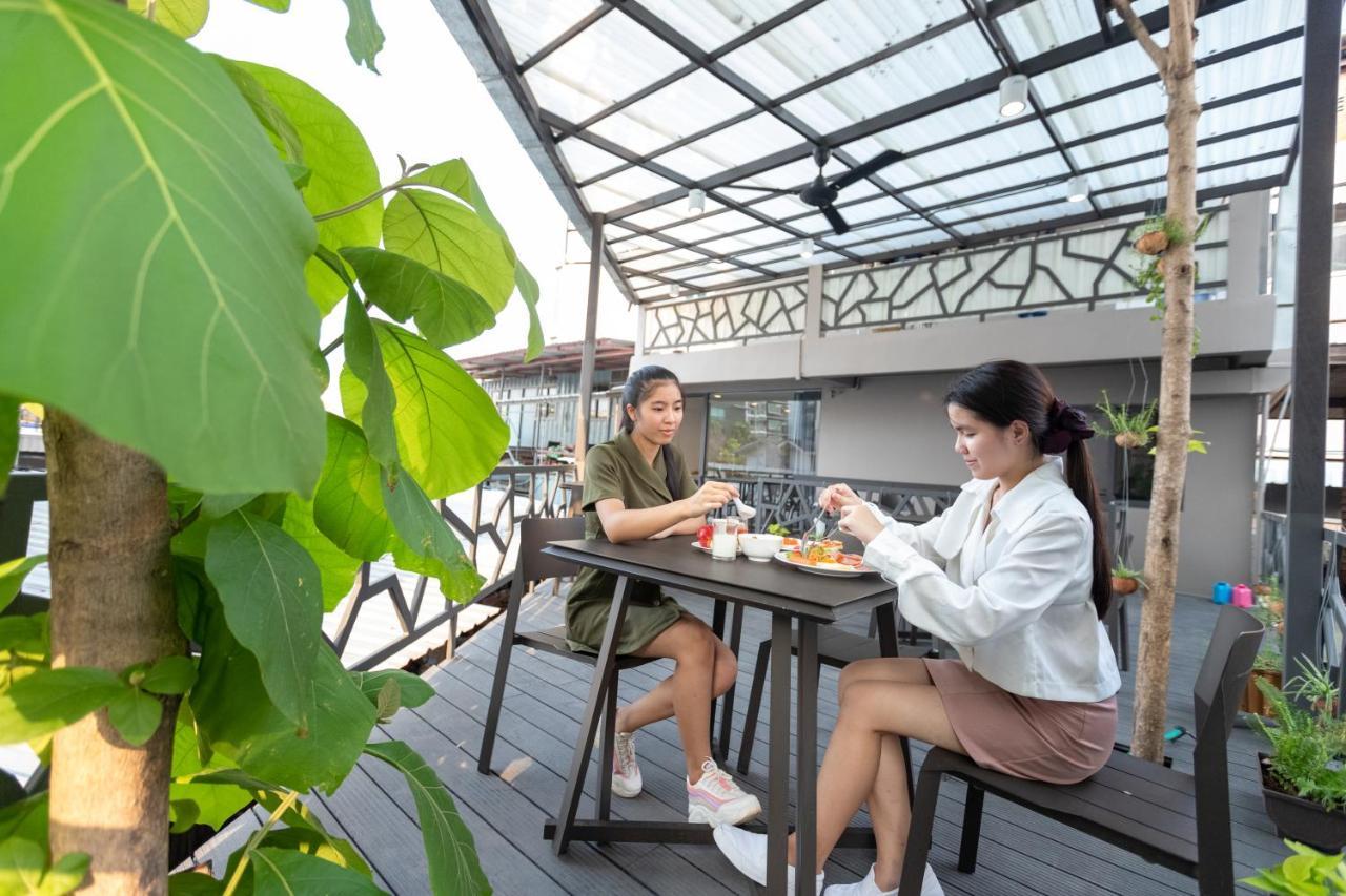 Baan Kun Mhor Hostel บ้านคุณหมอโฮสเทล Banguecoque Exterior foto