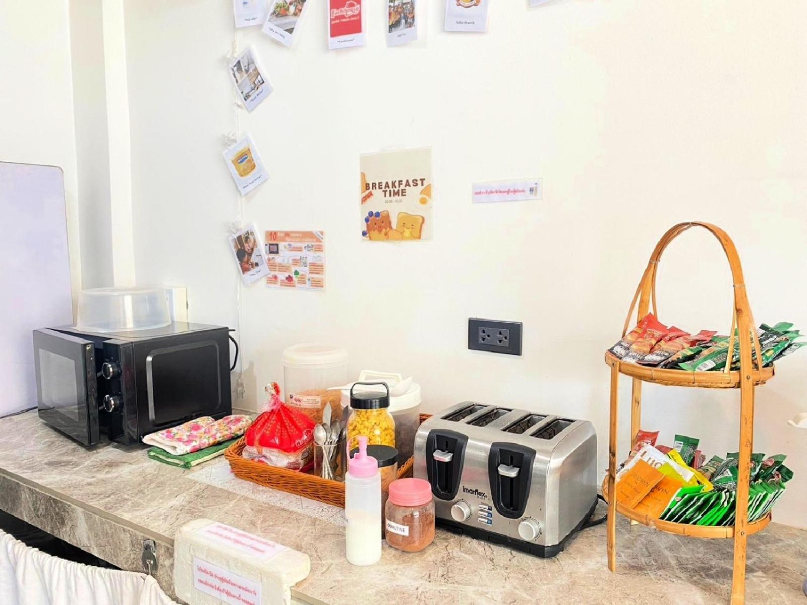 Baan Kun Mhor Hostel บ้านคุณหมอโฮสเทล Banguecoque Exterior foto